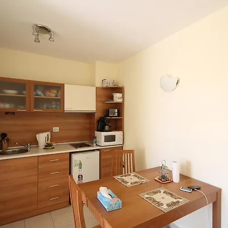 New Estate Polo Daire Sunny Beach
